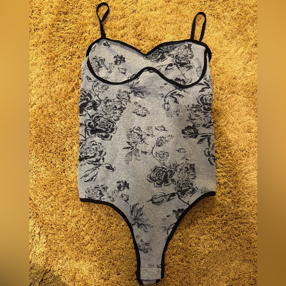 Chic Floral Bodysuit - Black and Gray